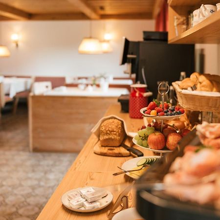 Edenhauserhof Neu Gotzens Eksteriør billede